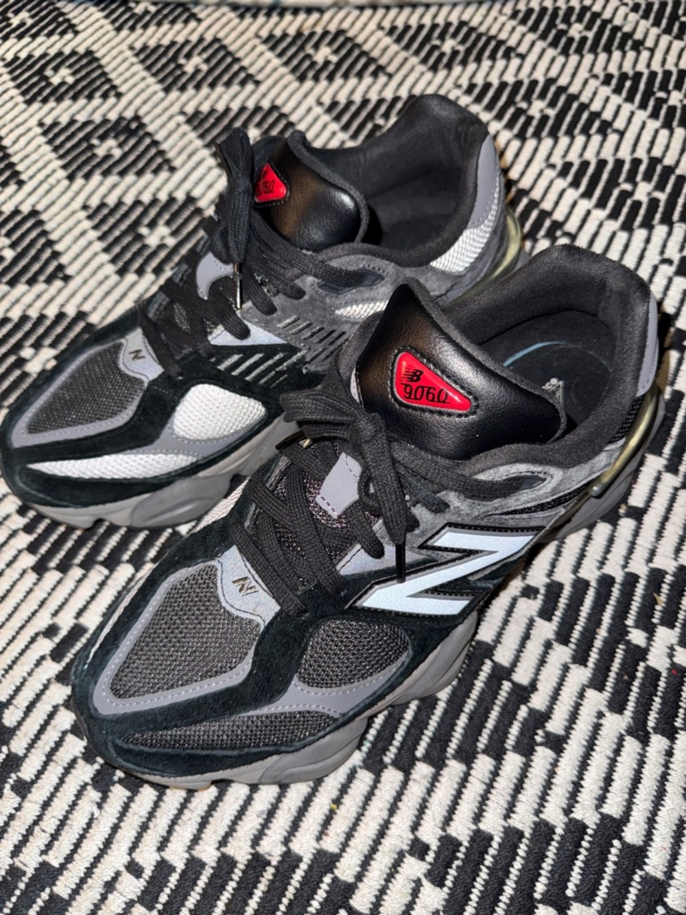 Men size 11 new balance 9060